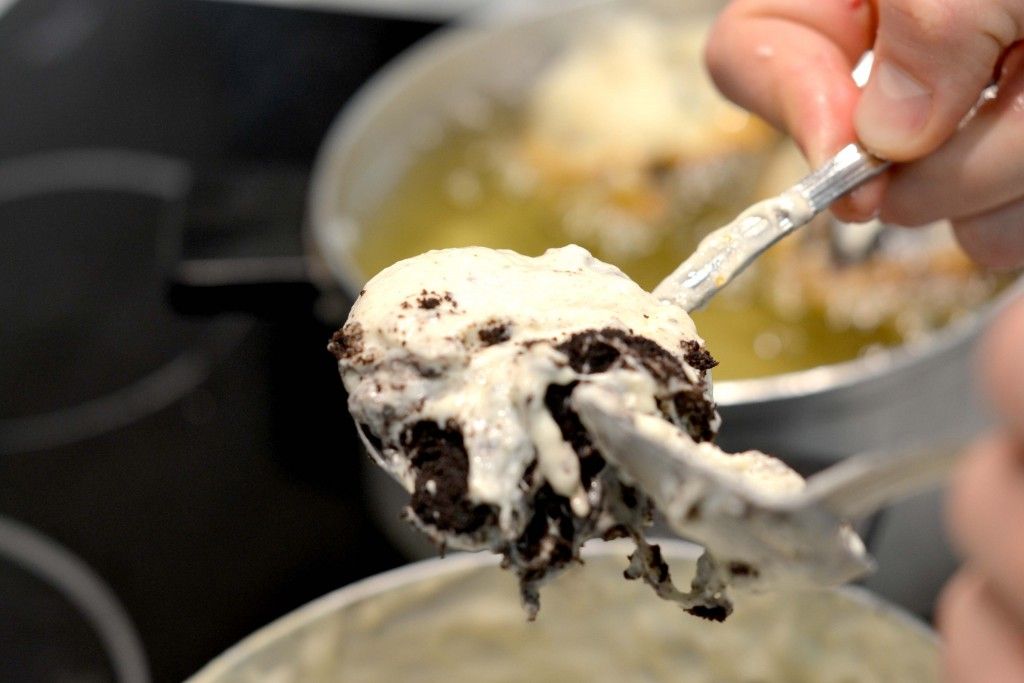 Er is niemand die normale ronde oliebollen kan maken.