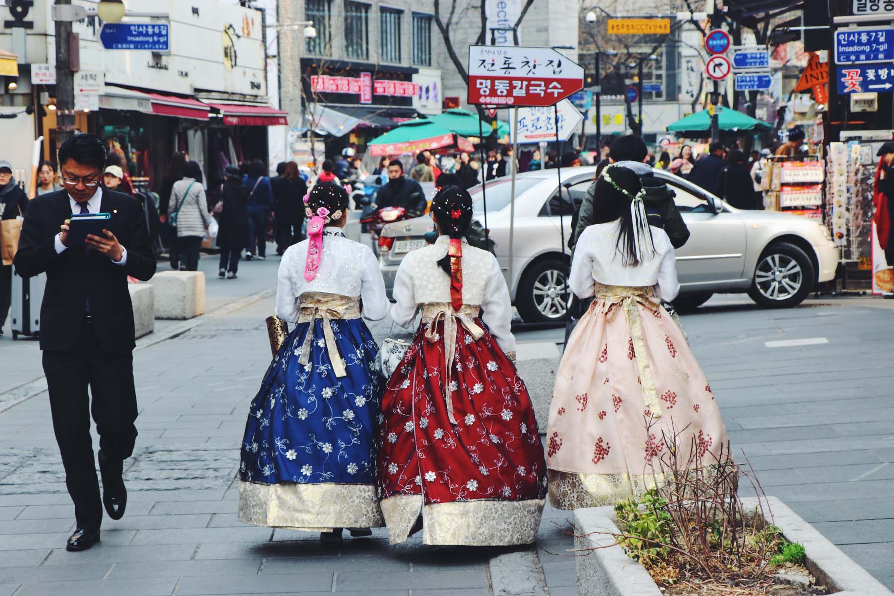 Typisch gehuurde Koreaanse klederdracht